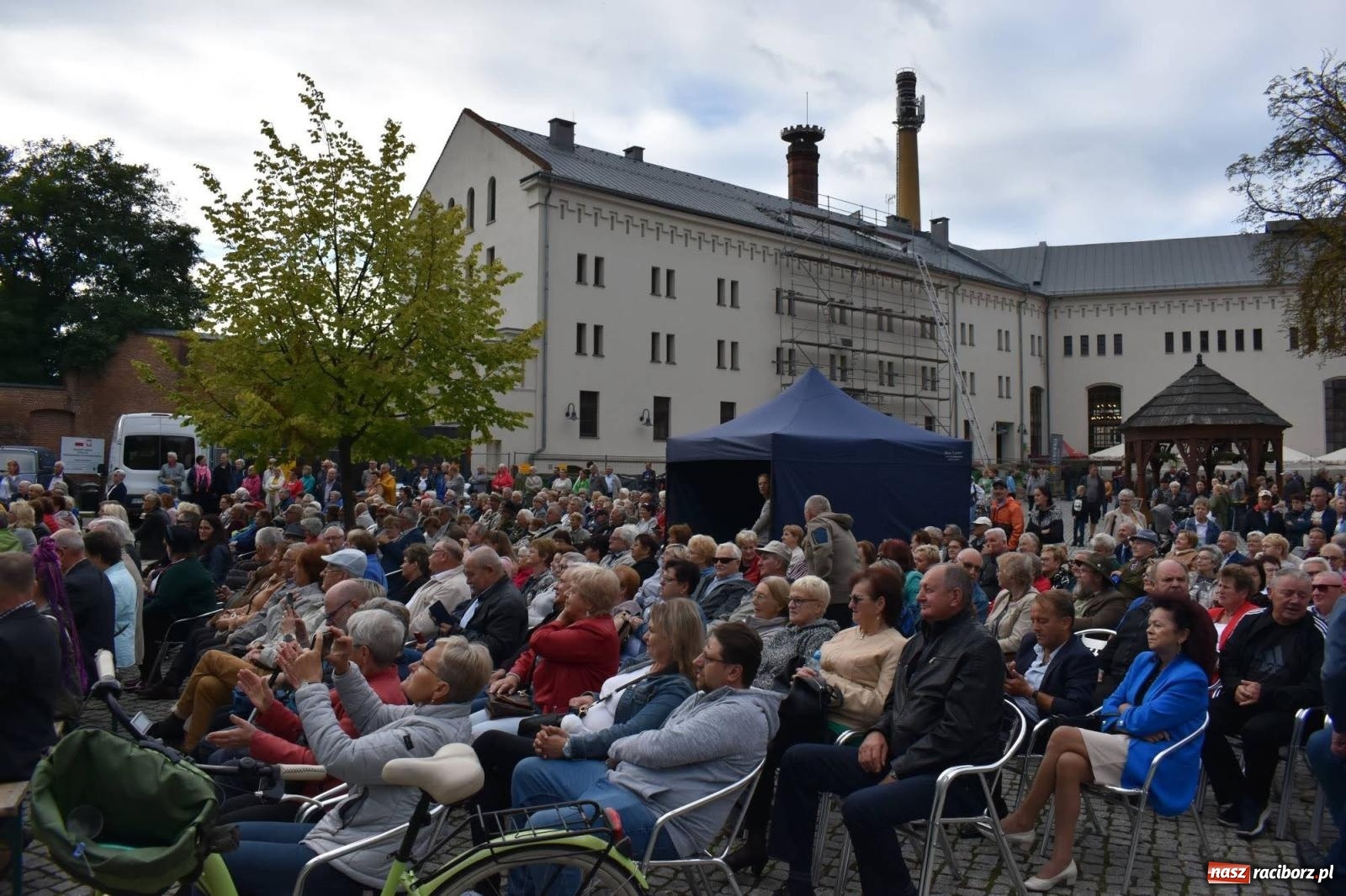 Zdjęcie w galerii na portalu naszraciborz.pl: Na raciborskim zamku odbył się Festiwal Kultury Niemieckiej wiadomości z regionu