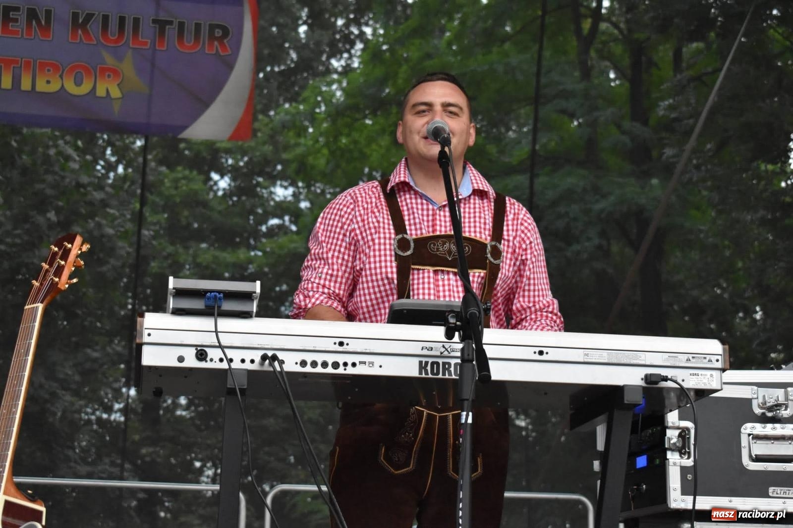 Zdjęcie w galerii na portalu naszraciborz.pl: Na raciborskim zamku odbył się Festiwal Kultury Niemieckiej wiadomości z regionu