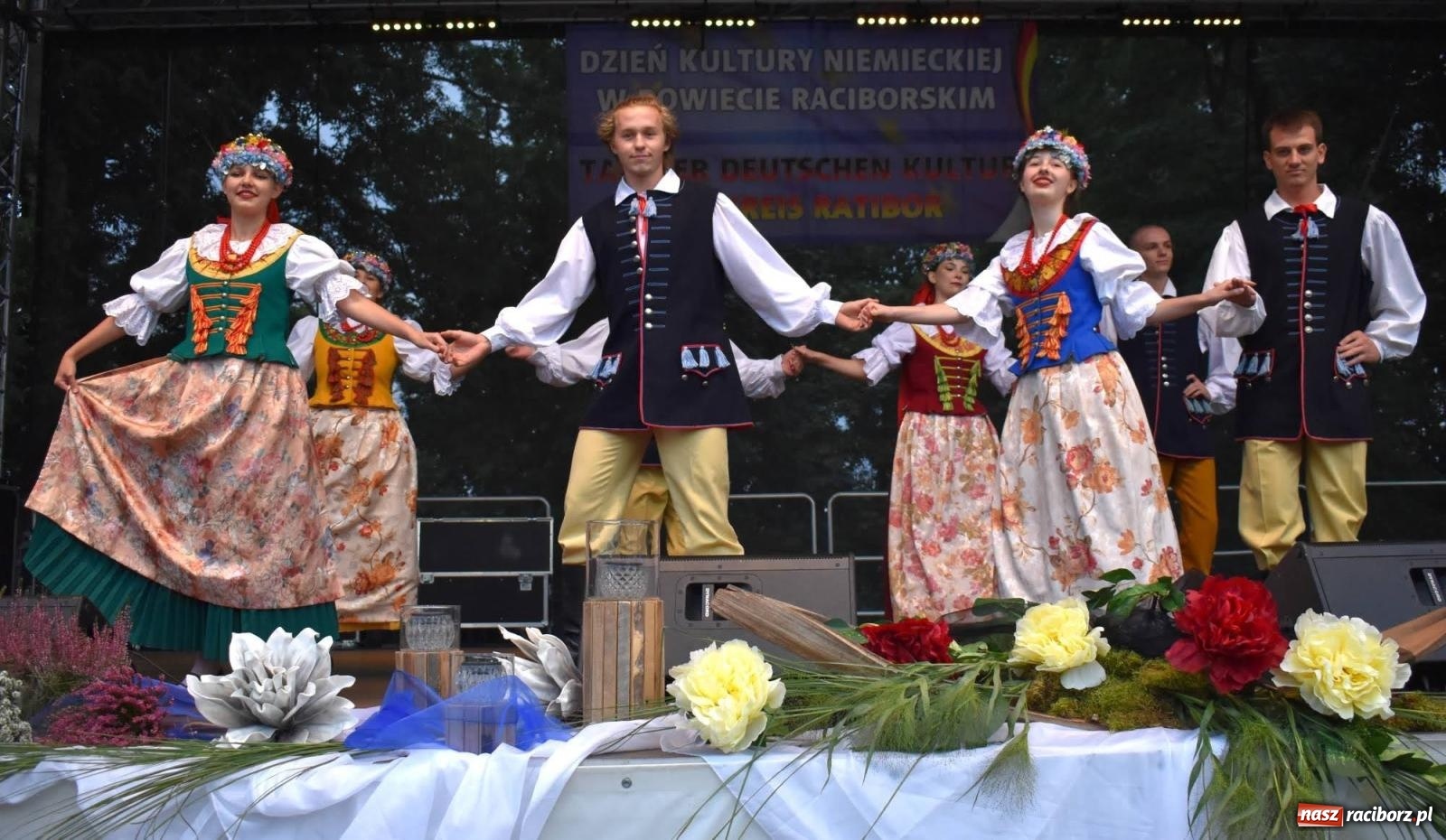 Zdjęcie w galerii na portalu naszraciborz.pl: Na raciborskim zamku odbył się Festiwal Kultury Niemieckiej wiadomości z regionu