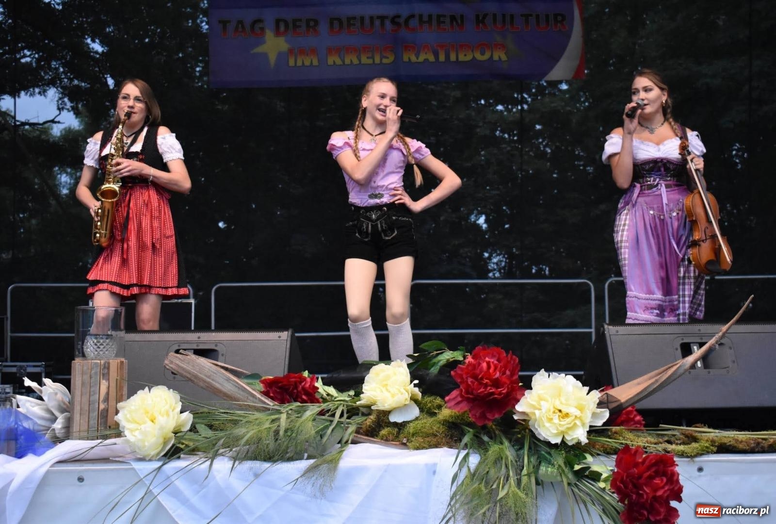 Zdjęcie w galerii na portalu naszraciborz.pl: Na raciborskim zamku odbył się Festiwal Kultury Niemieckiej wiadomości z regionu