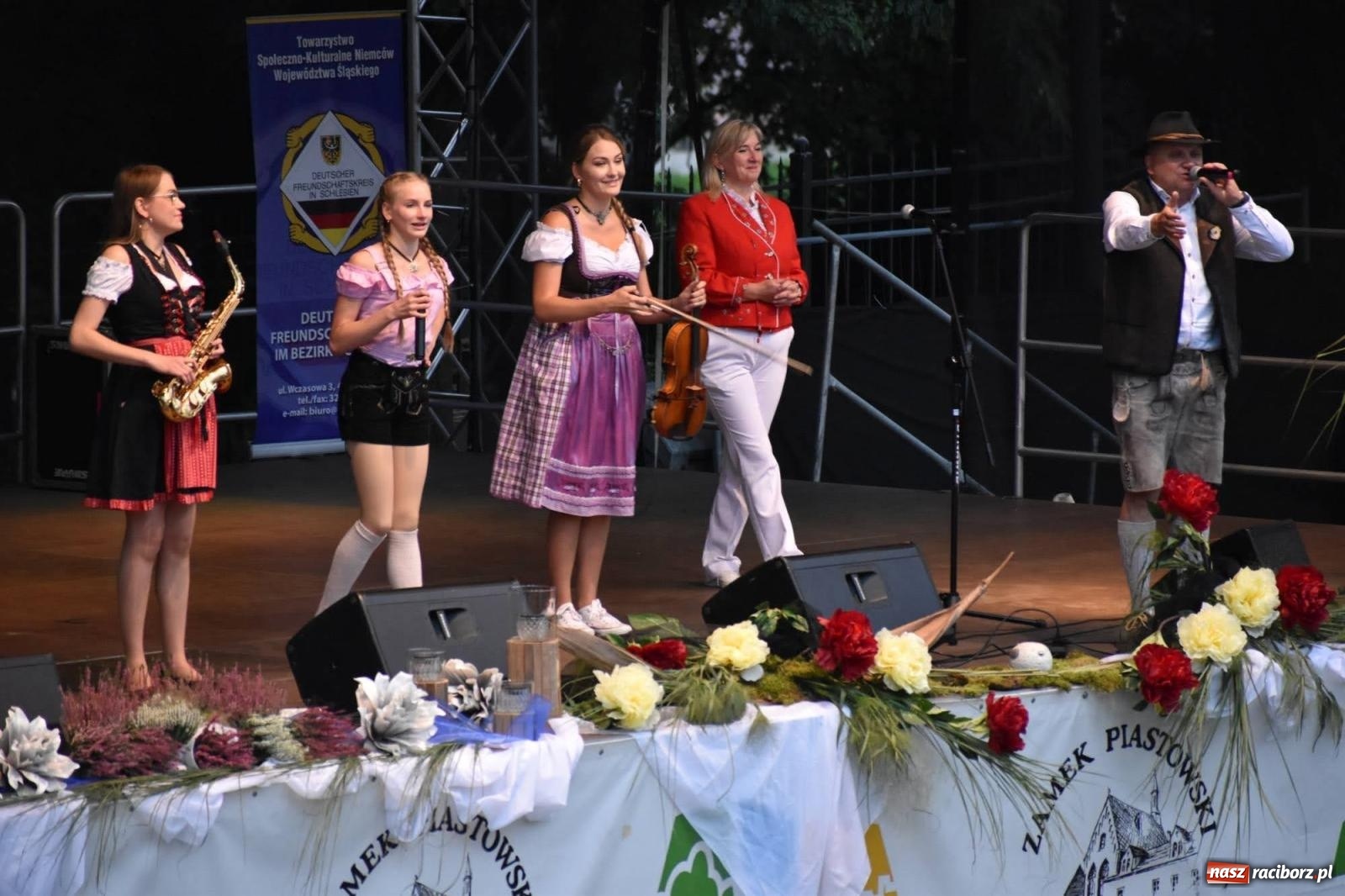 Zdjęcie w galerii na portalu naszraciborz.pl: Na raciborskim zamku odbył się Festiwal Kultury Niemieckiej wiadomości z regionu