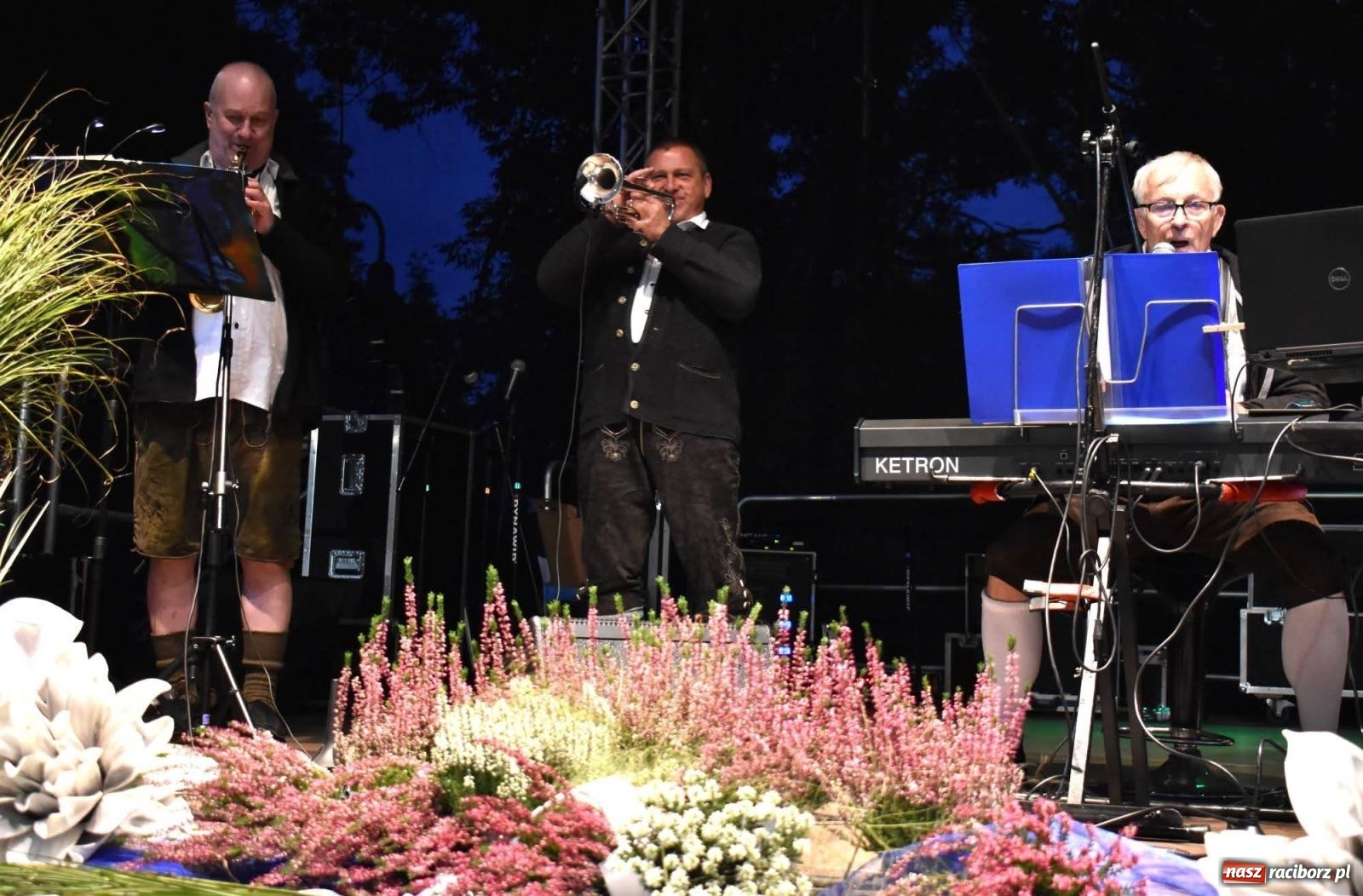 Zdjęcie w galerii na portalu naszraciborz.pl: Na raciborskim zamku odbył się Festiwal Kultury Niemieckiej wiadomości z regionu