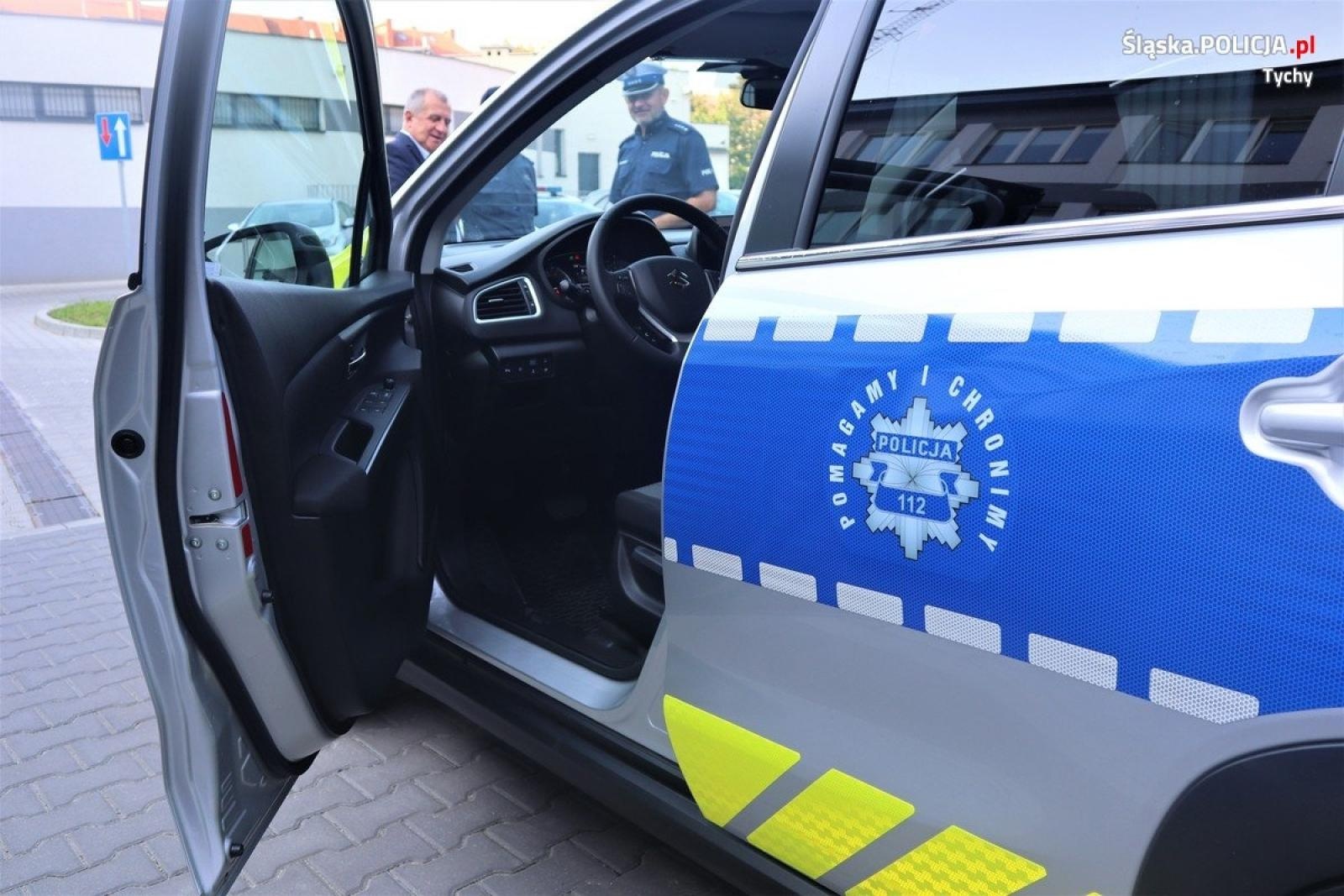 Zdjęcie w galerii na portalu naszraciborz.pl: Dzielnicowi z Raciborza dostaną suzuki. Pomogły Lasy Państwowe wiadomości z regionu