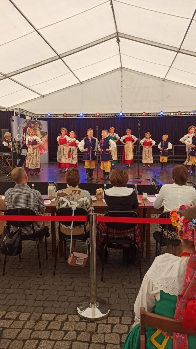 Zdjęcie w galerii na portalu naszraciborz.pl: Mała Strzecha z pierwszym miejscem na Festiwalu Śląskie śpiewanie wiadomości z regionu