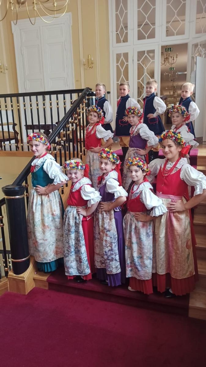 Zdjęcie w galerii na portalu naszraciborz.pl: Mała Strzecha z pierwszym miejscem na Festiwalu Śląskie śpiewanie wiadomości z regionu