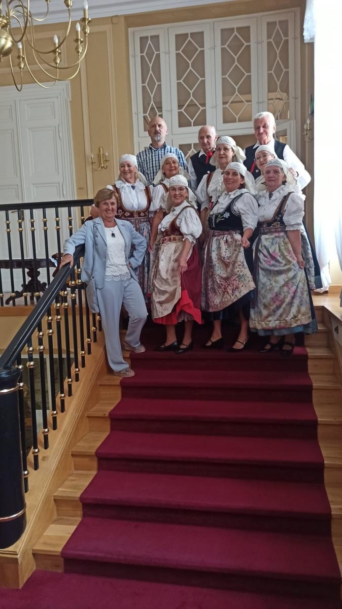 Zdjęcie w galerii na portalu naszraciborz.pl: Mała Strzecha z pierwszym miejscem na Festiwalu Śląskie śpiewanie wiadomości z regionu