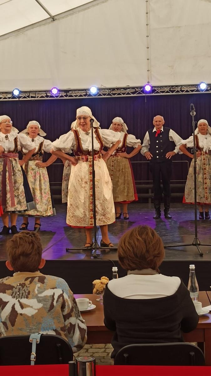 Zdjęcie w galerii na portalu naszraciborz.pl: Mała Strzecha z pierwszym miejscem na Festiwalu Śląskie śpiewanie wiadomości z regionu