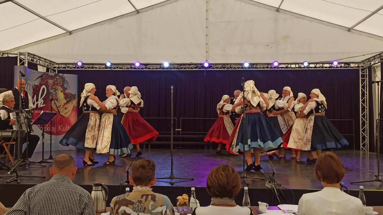 Zdjęcie w galerii na portalu naszraciborz.pl: Mała Strzecha z pierwszym miejscem na Festiwalu Śląskie śpiewanie wiadomości z regionu