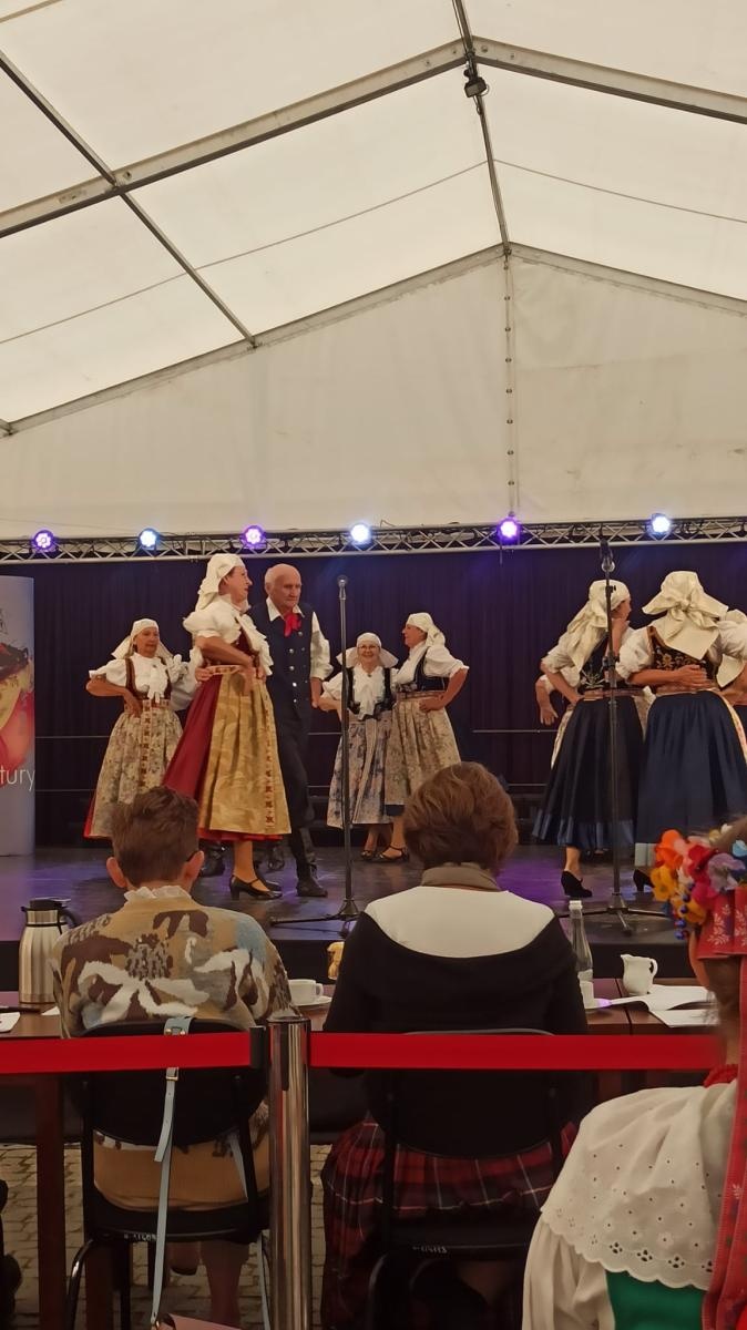 Zdjęcie w galerii na portalu naszraciborz.pl: Mała Strzecha z pierwszym miejscem na Festiwalu Śląskie śpiewanie wiadomości z regionu