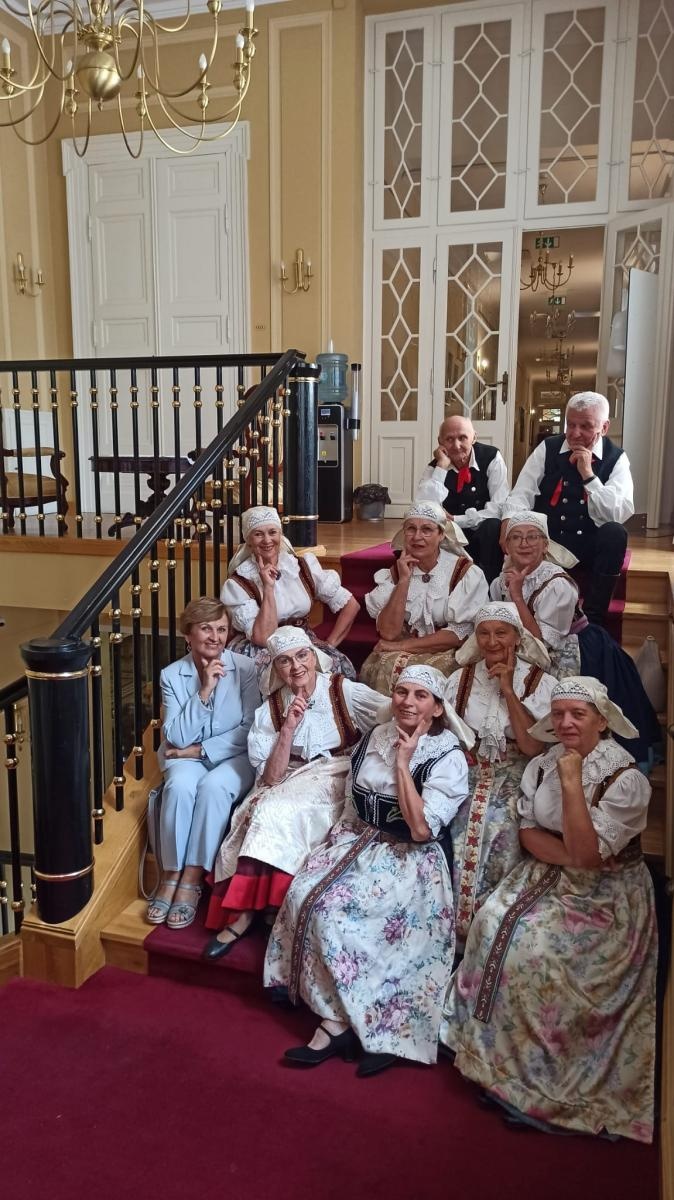 Zdjęcie w galerii na portalu naszraciborz.pl: Mała Strzecha z pierwszym miejscem na Festiwalu Śląskie śpiewanie wiadomości z regionu