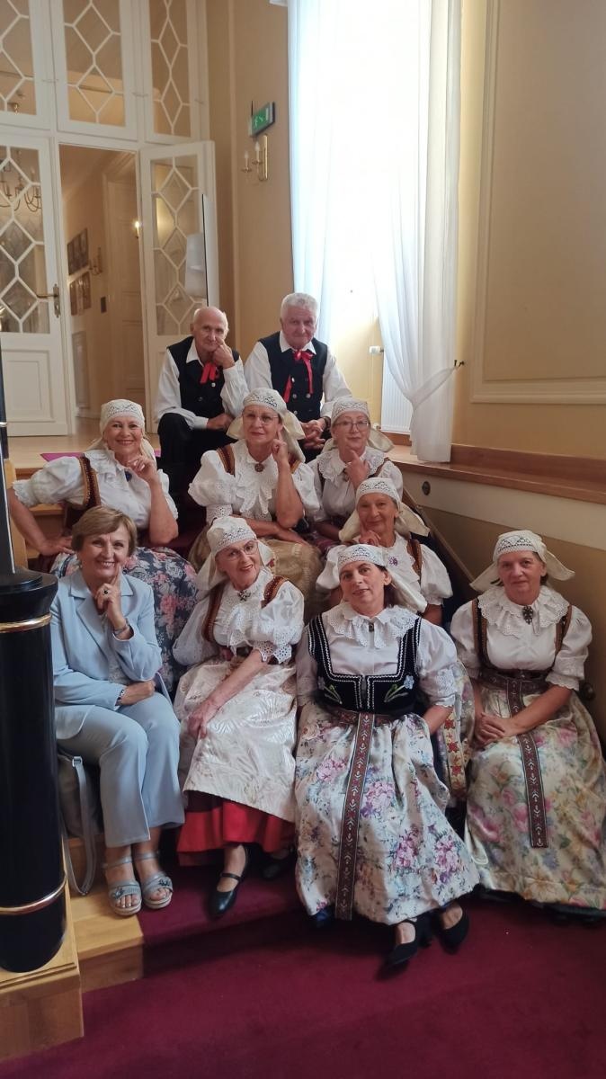 Zdjęcie w galerii na portalu naszraciborz.pl: Mała Strzecha z pierwszym miejscem na Festiwalu Śląskie śpiewanie wiadomości z regionu