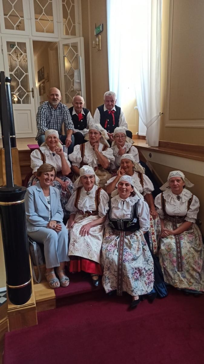 Zdjęcie w galerii na portalu naszraciborz.pl: Mała Strzecha z pierwszym miejscem na Festiwalu Śląskie śpiewanie wiadomości z regionu