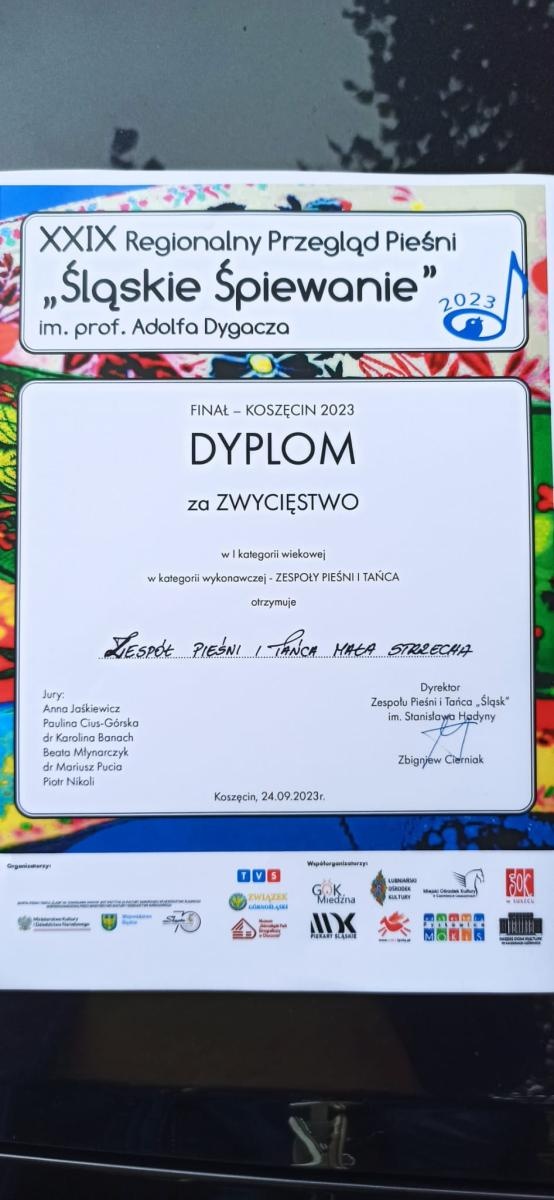 Zdjęcie w galerii na portalu naszraciborz.pl: Mała Strzecha z pierwszym miejscem na Festiwalu Śląskie śpiewanie wiadomości z regionu
