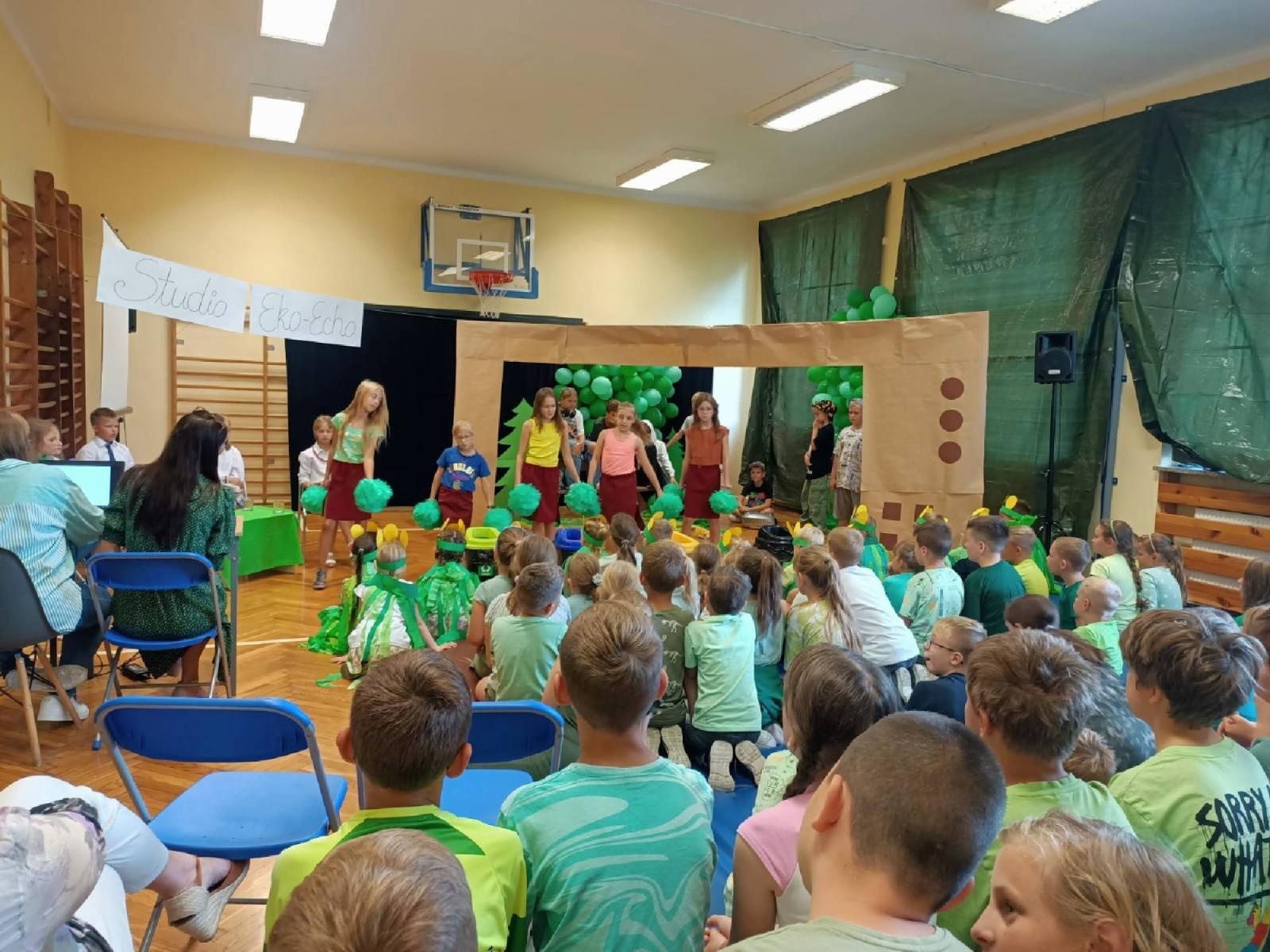 Zdjęcie w galerii na portalu naszraciborz.pl: Zielona Energia Fest. Ekologiczny projekt w ZSP 4 wiadomości z regionu