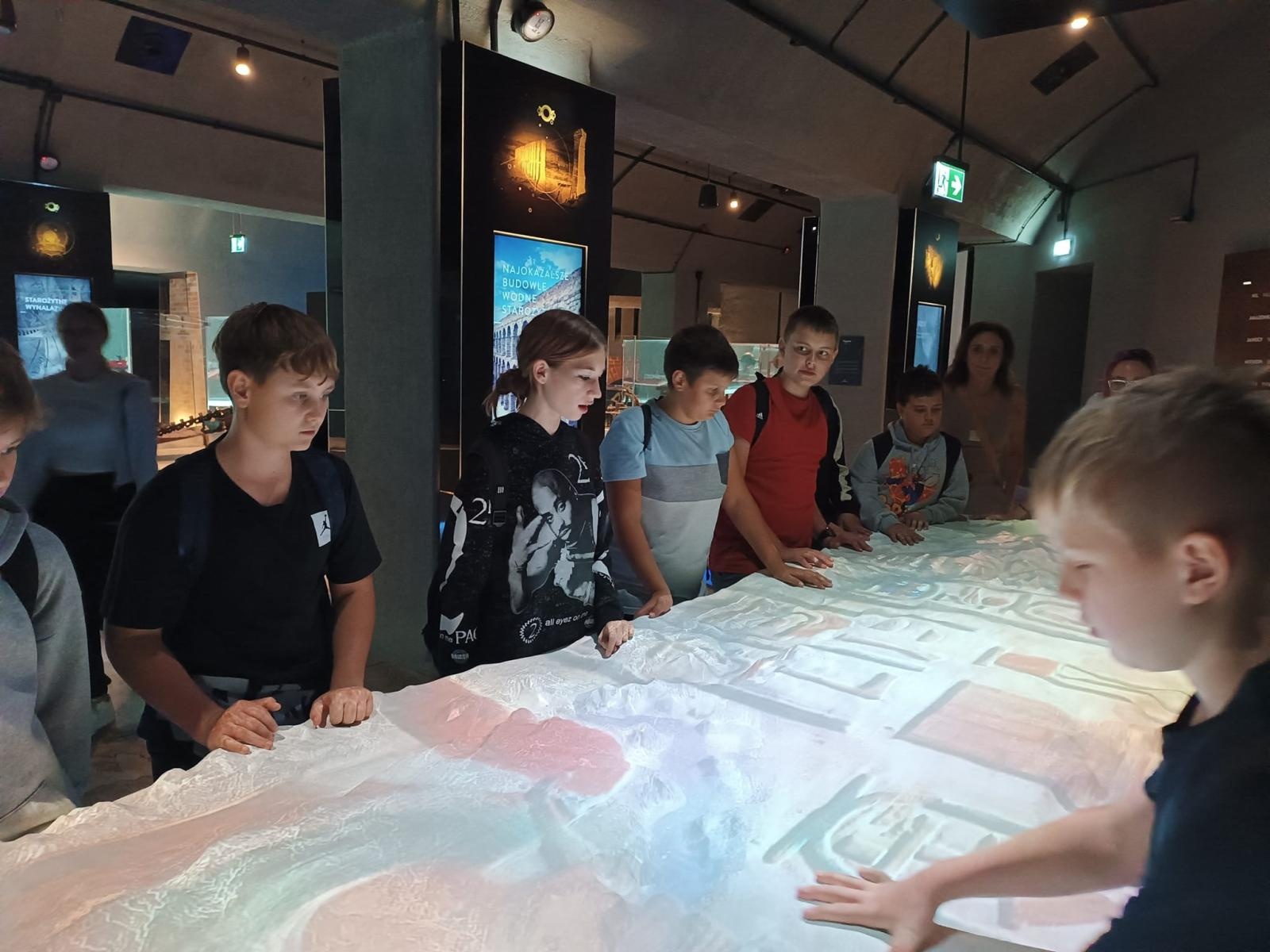 Zdjęcie w galerii na portalu naszraciborz.pl: Uczniowie ZSP3 odkryli tajemnice Wrocławia wiadomości z regionu