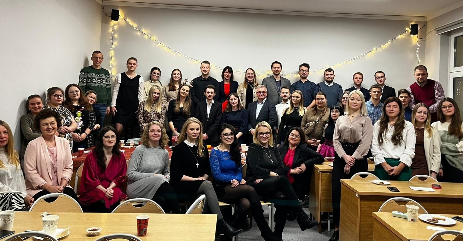 Zdjęcie w galerii na portalu naszraciborz.pl: Rozwiń Skrzydła z Filologią w Raciborzu! Studiuj język niemiecki! wiadomości z regionu