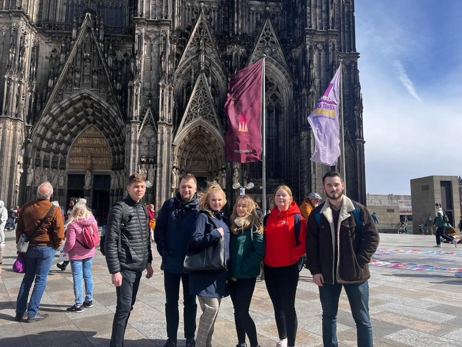 Zdjęcie w galerii na portalu naszraciborz.pl: Rozwiń Skrzydła z Filologią w Raciborzu! Studiuj język niemiecki! wiadomości z regionu