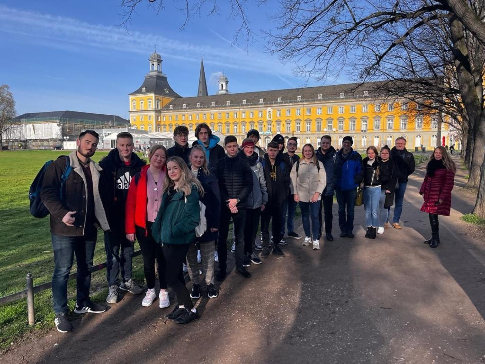 Zdjęcie w galerii na portalu naszraciborz.pl: Rozwiń Skrzydła z Filologią w Raciborzu! Studiuj język niemiecki! wiadomości z regionu