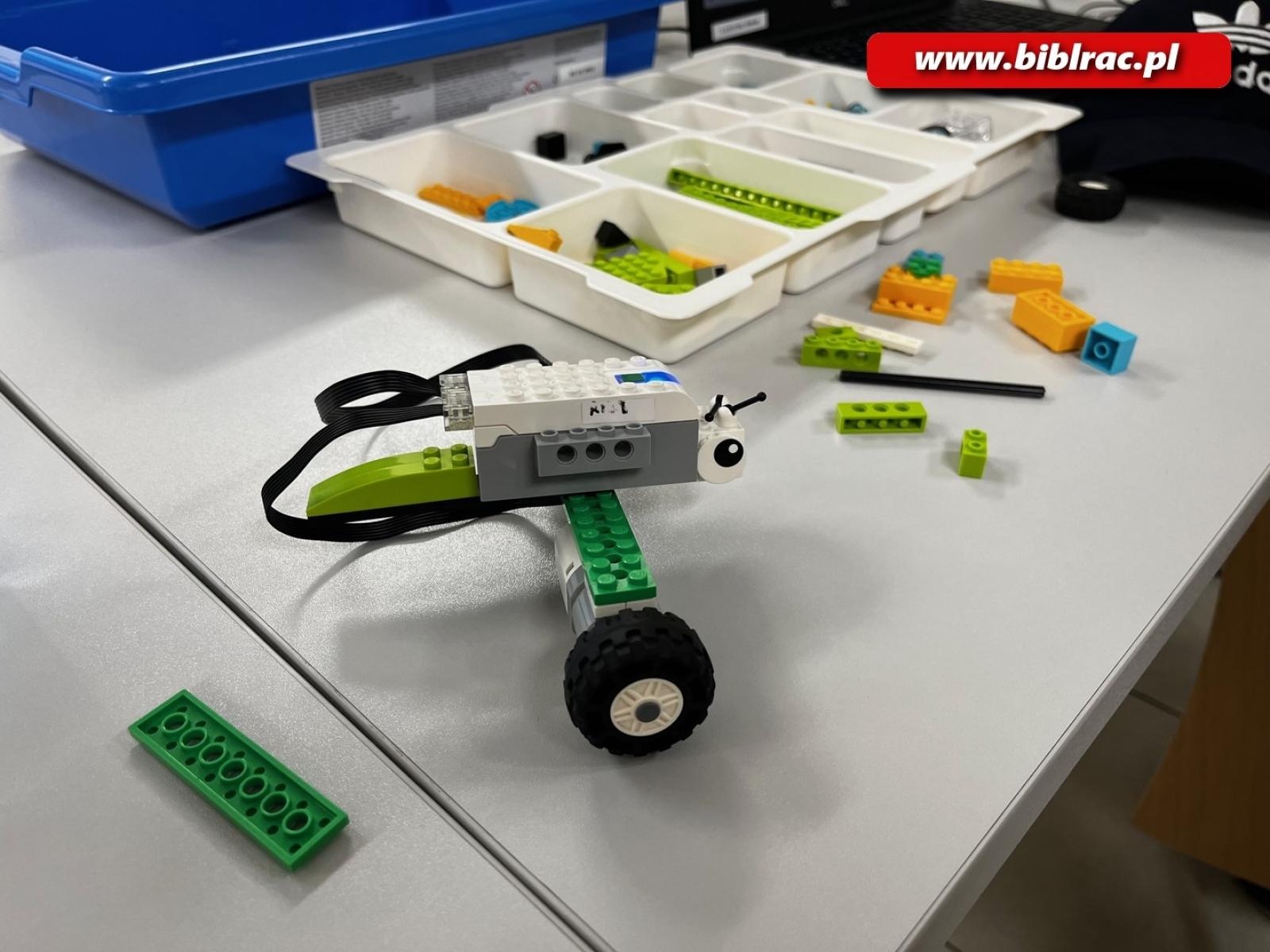 Zdjęcie w galerii na portalu naszraciborz.pl: Pierwsze spotkanie Klubu LEGO w bibliotece wiadomości z regionu