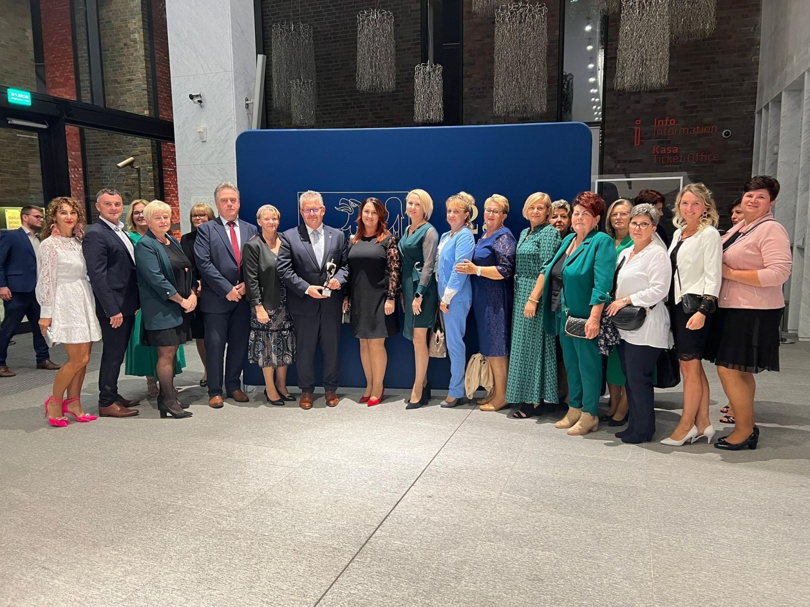 Zdjęcie w galerii na portalu naszraciborz.pl: Super starosta i super wójt. Samorządowcy naszego powiatu na gali 25-lecia Województwa Śląskiego wiadomości z regionu