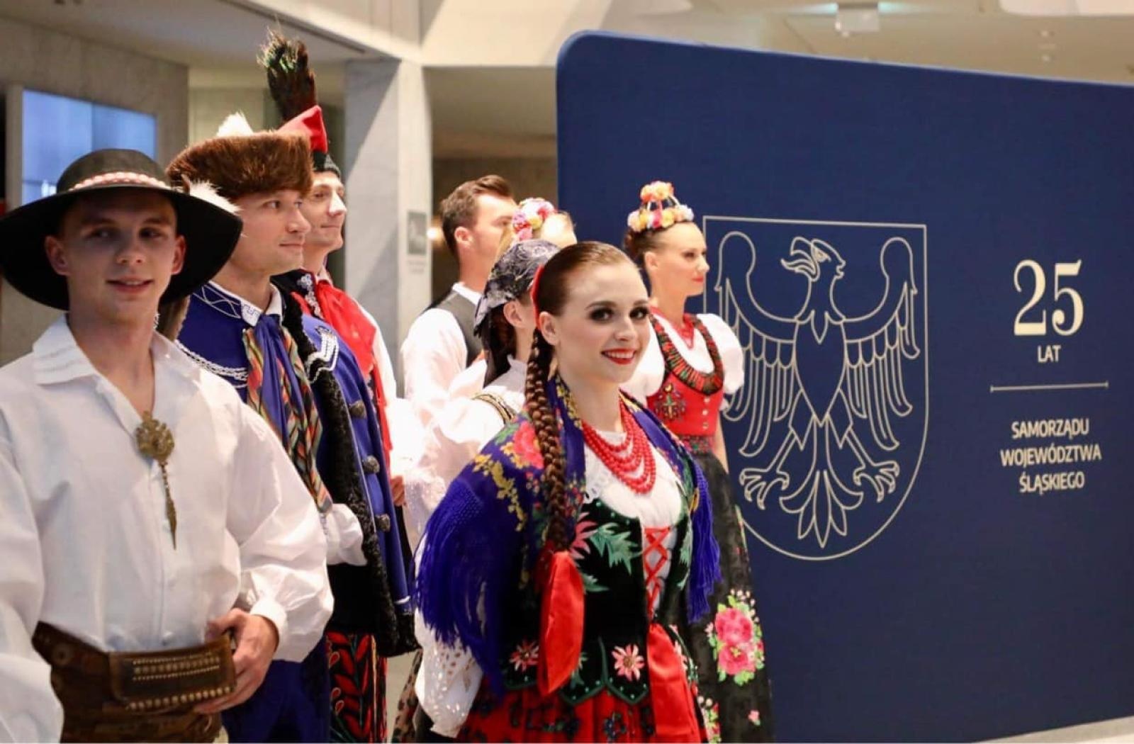 Zdjęcie w galerii na portalu naszraciborz.pl: Super starosta i super wójt. Samorządowcy naszego powiatu na gali 25-lecia Województwa Śląskiego wiadomości z regionu