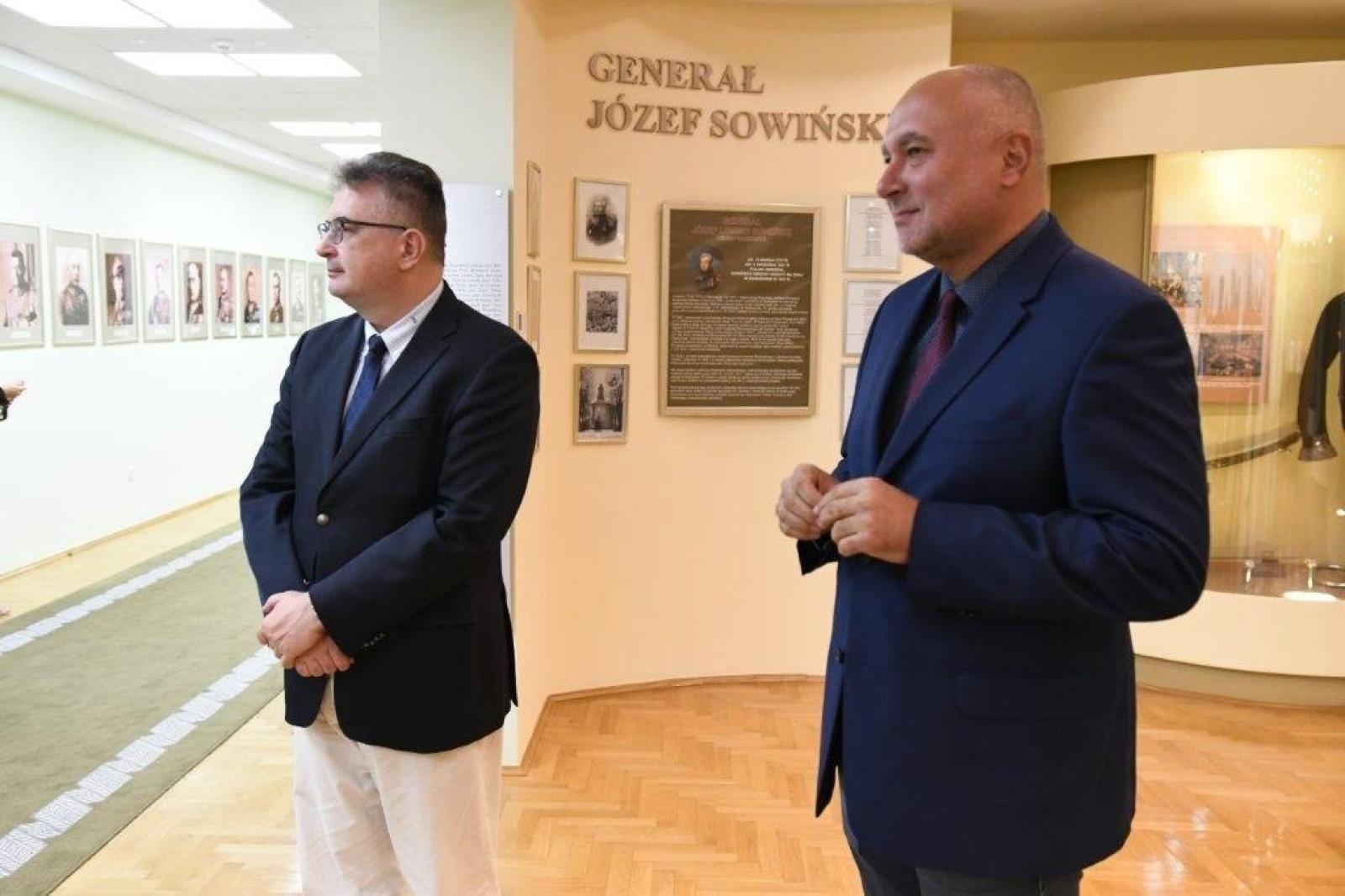 Zdjęcie w galerii na portalu naszraciborz.pl: ZSOMS w Raciborzu objęty patronatem Akademii Sztuki Wojennej w Warszawie wiadomości z regionu