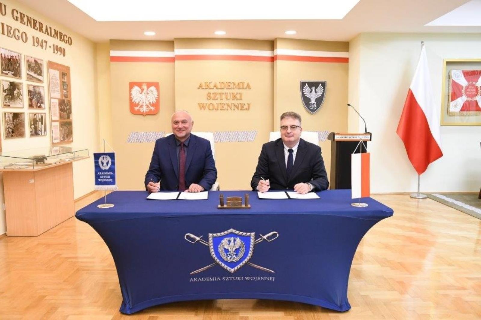 Zdjęcie w galerii na portalu naszraciborz.pl: ZSOMS w Raciborzu objęty patronatem Akademii Sztuki Wojennej w Warszawie wiadomości z regionu