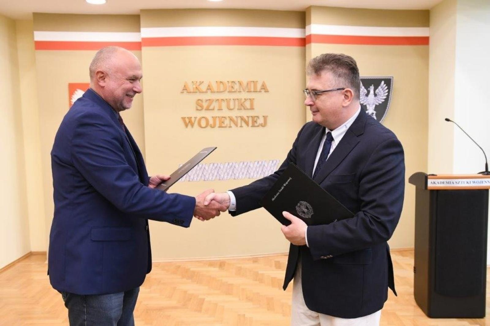 Zdjęcie w galerii na portalu naszraciborz.pl: ZSOMS w Raciborzu objęty patronatem Akademii Sztuki Wojennej w Warszawie wiadomości z regionu