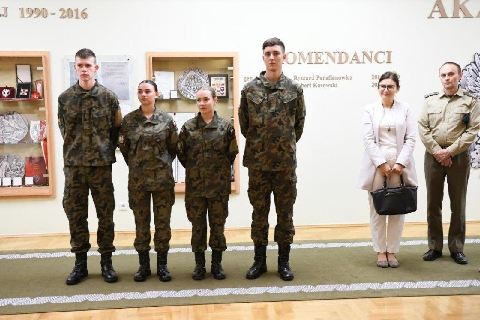 Zdjęcie w galerii na portalu naszraciborz.pl: ZSOMS w Raciborzu objęty patronatem Akademii Sztuki Wojennej w Warszawie wiadomości z regionu