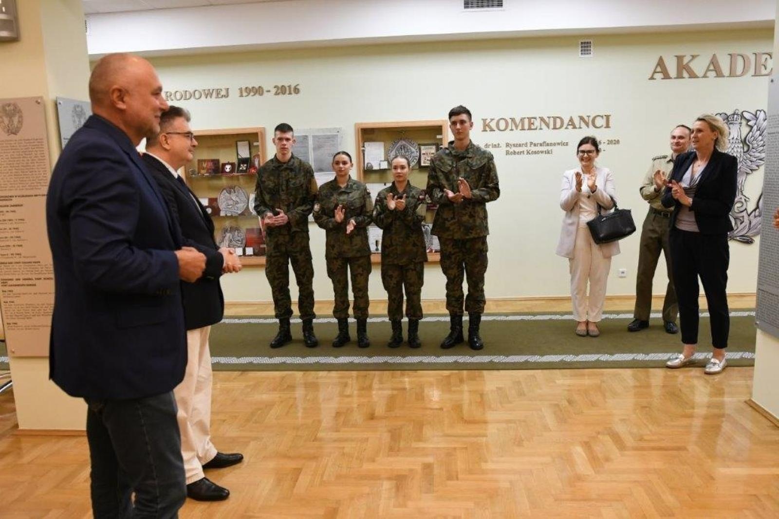 Zdjęcie w galerii na portalu naszraciborz.pl: ZSOMS w Raciborzu objęty patronatem Akademii Sztuki Wojennej w Warszawie wiadomości z regionu