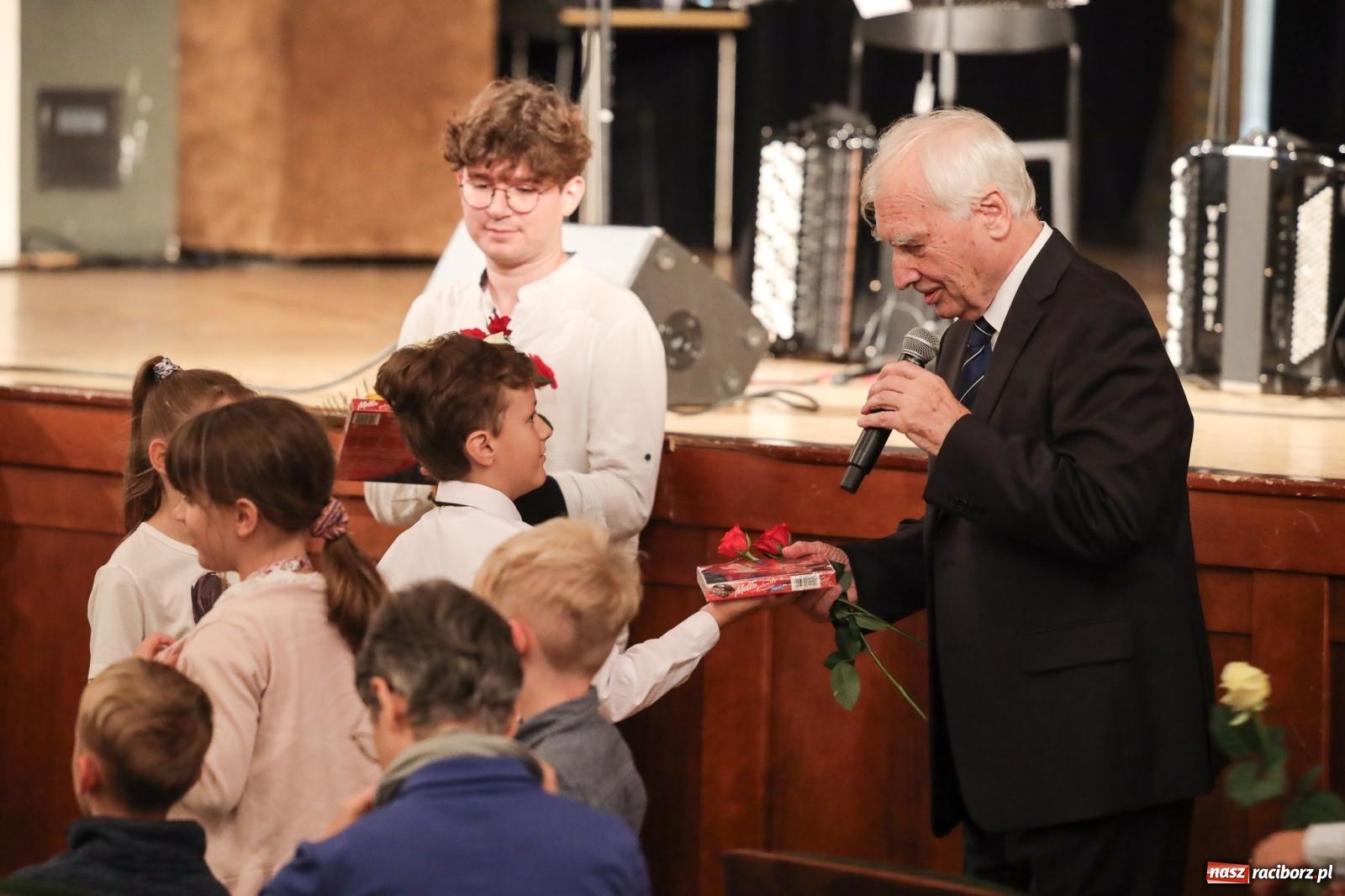 Zdjęcie w galerii na portalu naszraciborz.pl: Pierwsze koncerty umuzykalniające w tym roku szkolnym: akordeon wiadomości z regionu