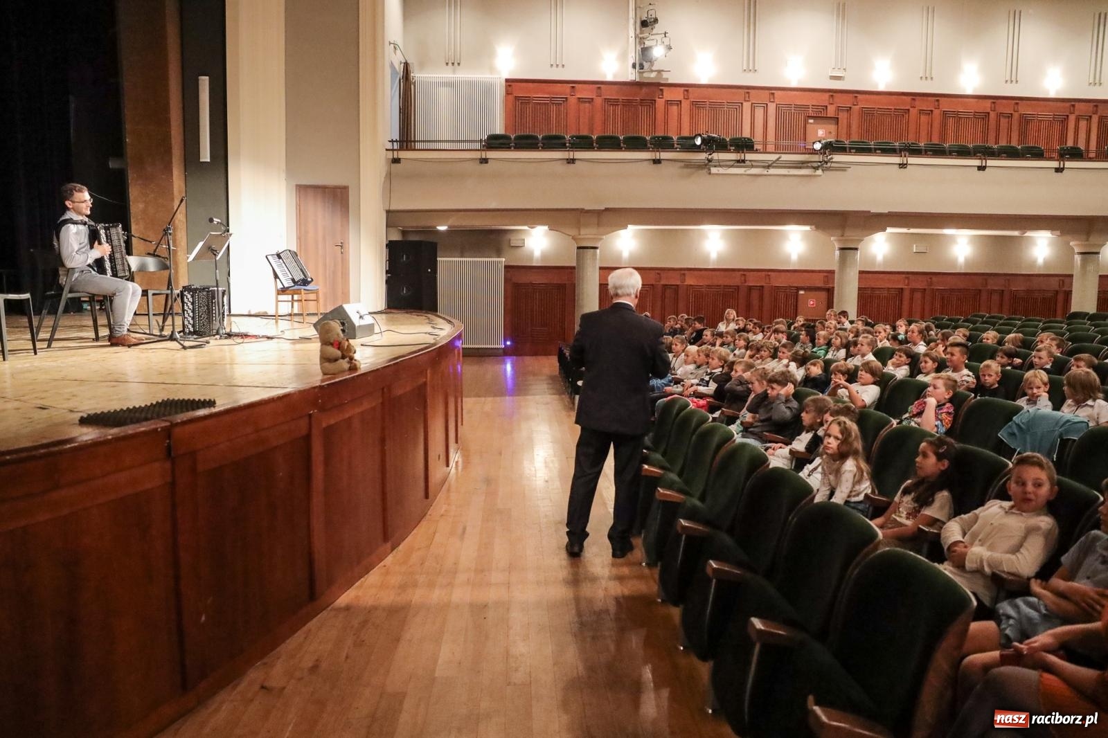 Zdjęcie w galerii na portalu naszraciborz.pl: Pierwsze koncerty umuzykalniające w tym roku szkolnym: akordeon wiadomości z regionu