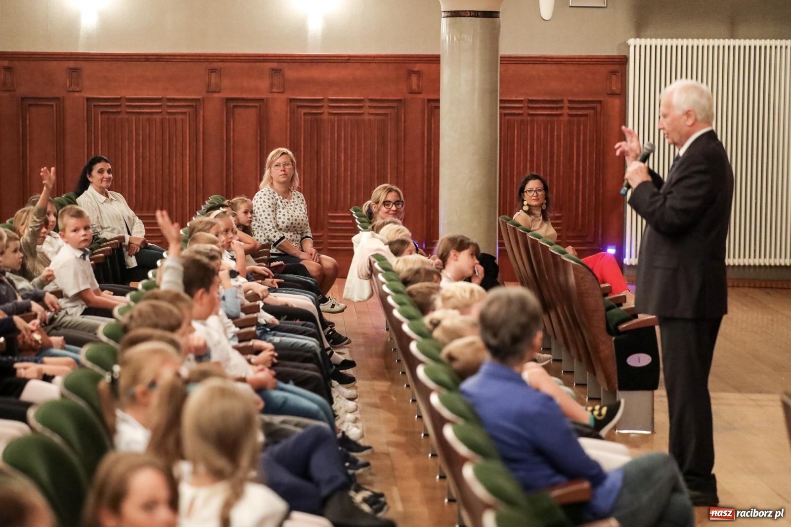 Zdjęcie w galerii na portalu naszraciborz.pl: Pierwsze koncerty umuzykalniające w tym roku szkolnym: akordeon wiadomości z regionu