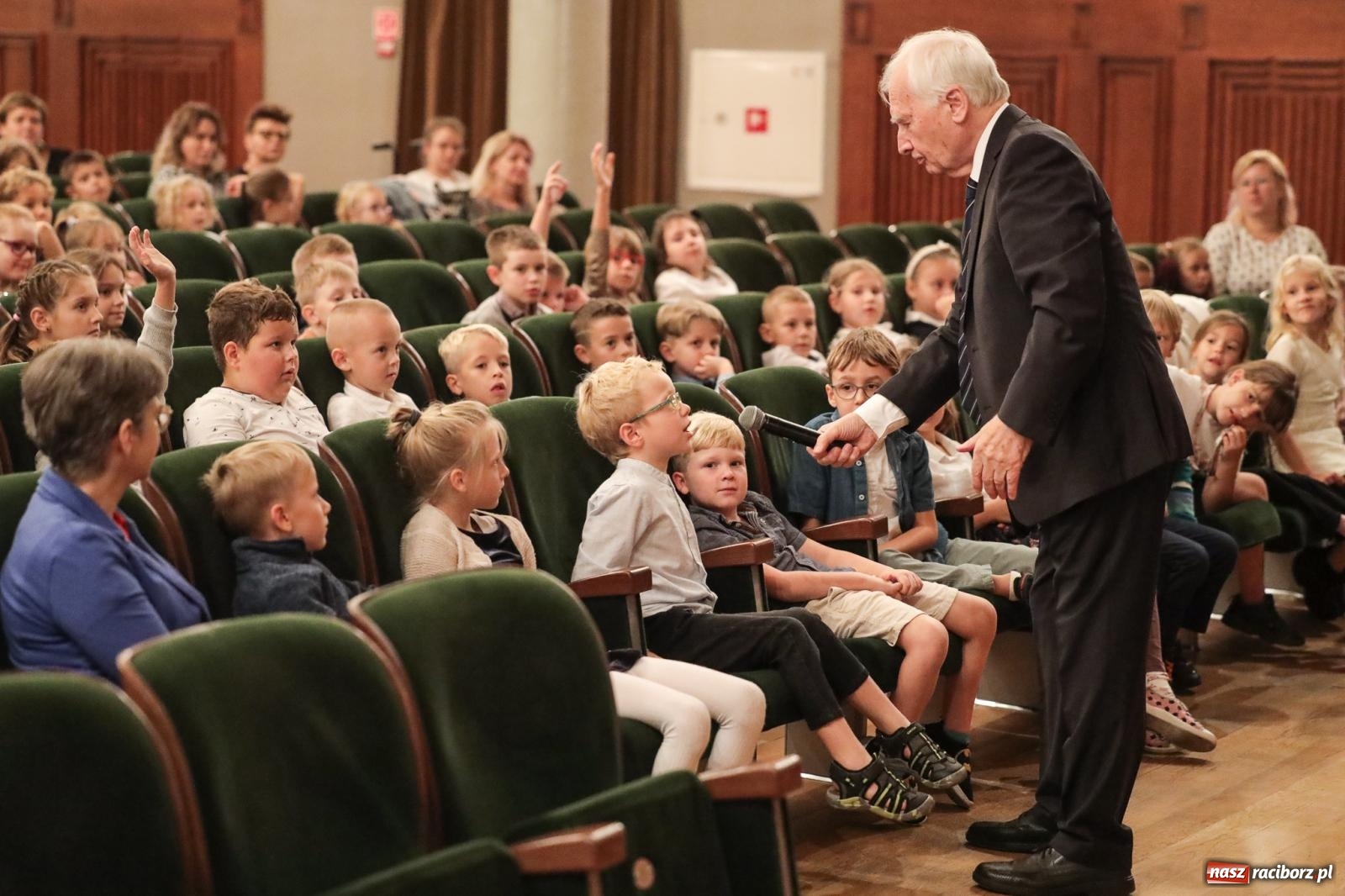 Zdjęcie w galerii na portalu naszraciborz.pl: Pierwsze koncerty umuzykalniające w tym roku szkolnym: akordeon wiadomości z regionu