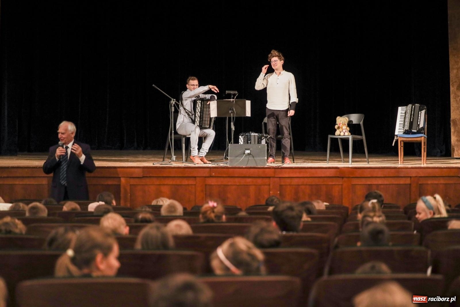 Zdjęcie w galerii na portalu naszraciborz.pl: Pierwsze koncerty umuzykalniające w tym roku szkolnym: akordeon wiadomości z regionu