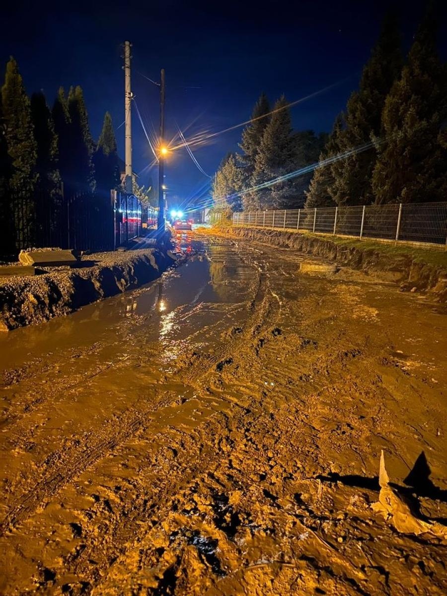 Zdjęcie w galerii na portalu naszraciborz.pl: Wiejska tonie w błocie, mieszkańcy uszkadzają samochody, a starostwo wydało komunikat wiadomości z regionu