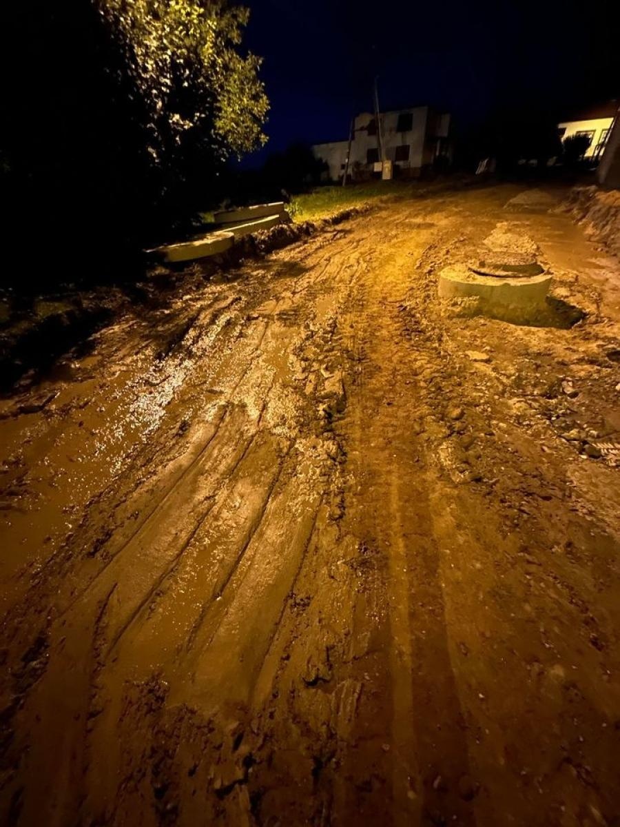 Zdjęcie w galerii na portalu naszraciborz.pl: Wiejska tonie w błocie, mieszkańcy uszkadzają samochody, a starostwo wydało komunikat wiadomości z regionu