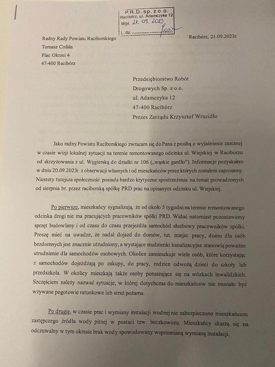 Zdjęcie w galerii na portalu naszraciborz.pl: Wiejska tonie w błocie, mieszkańcy uszkadzają samochody, a starostwo wydało komunikat wiadomości z regionu