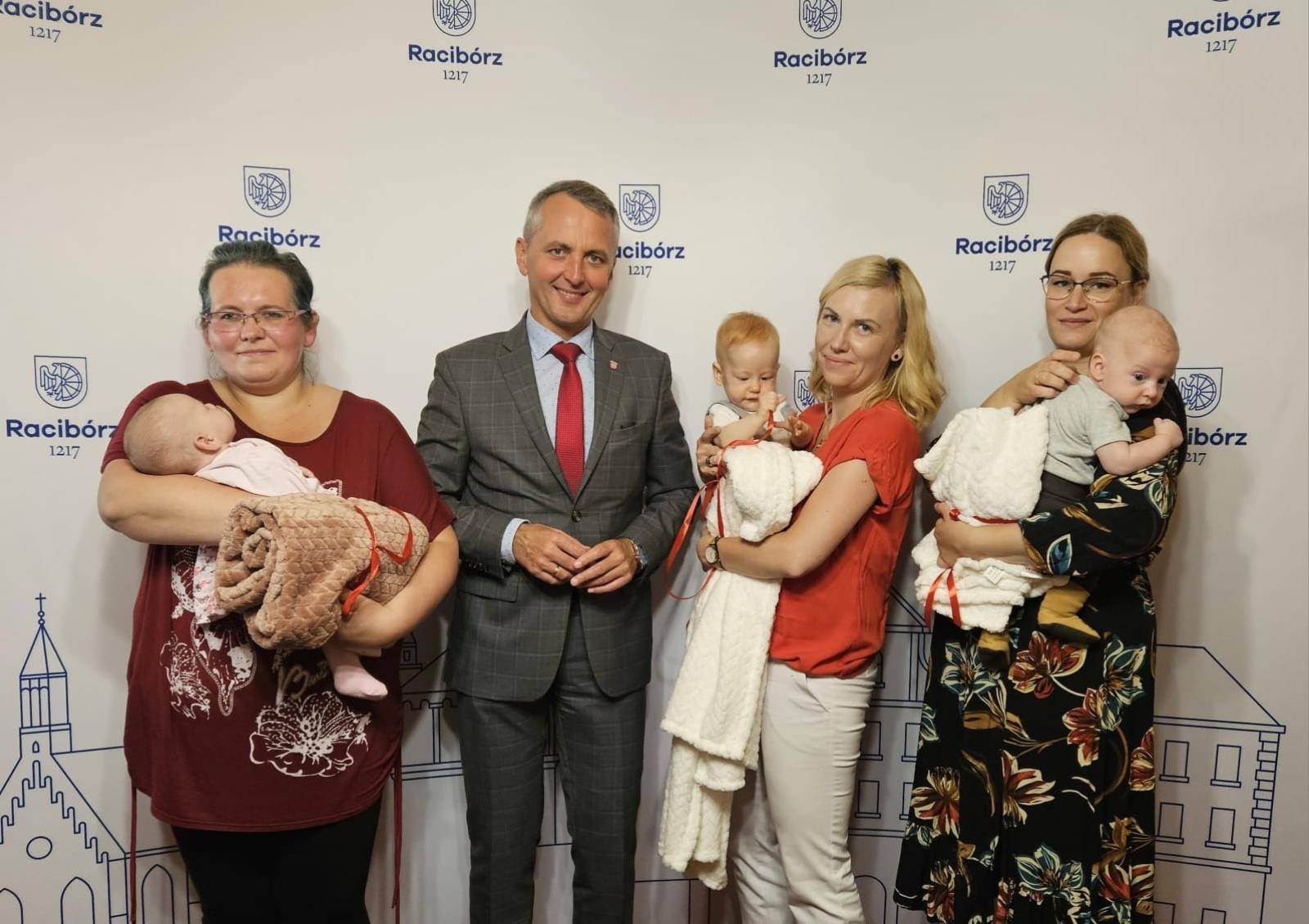 Zdjęcie w galerii na portalu naszraciborz.pl: Racibórz wita nowych mieszkańców wiadomości z regionu