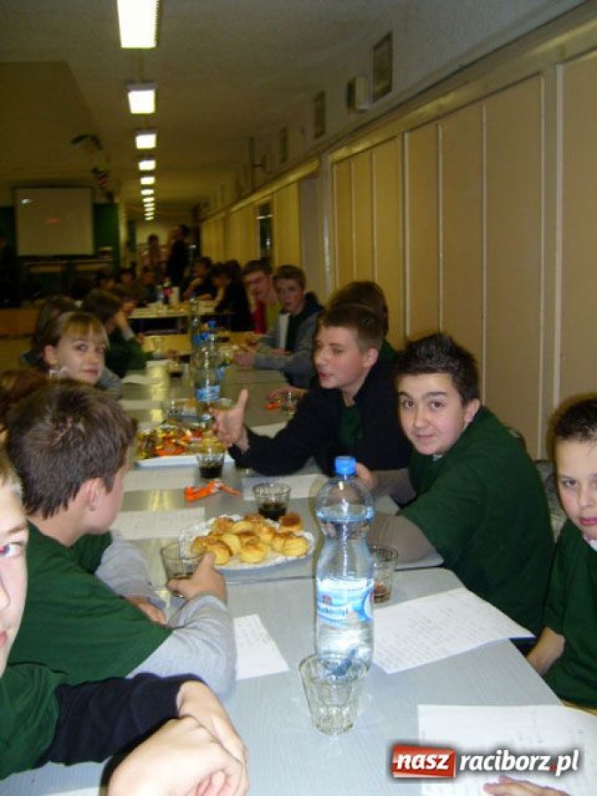 Zdjęcie w galerii na portalu naszraciborz.pl: Uczniowie G 1 na Węgrzech wiadomości z regionu