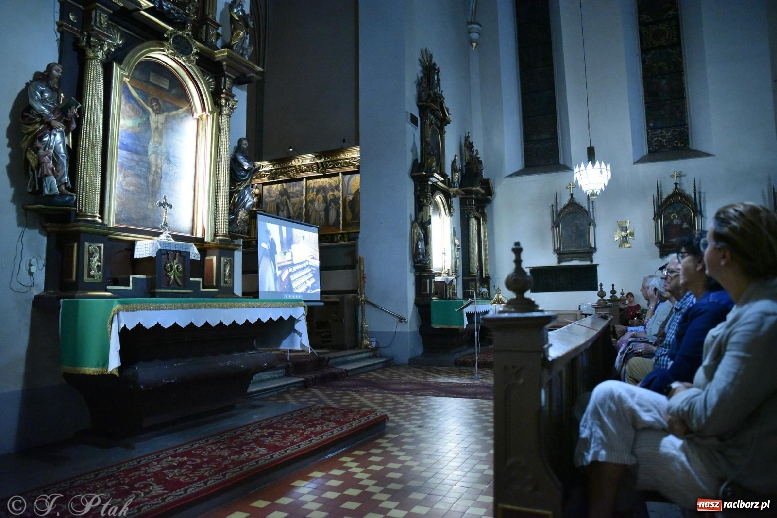 Zdjęcie w galerii na portalu naszraciborz.pl: Ave Maria - koncert w kościele farnym [FOTO i WIDEO] wiadomości z regionu