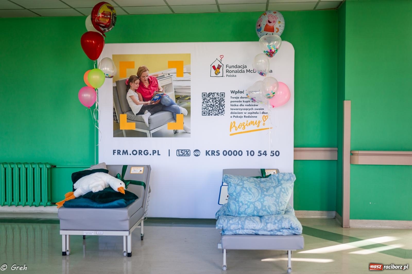 Zdjęcie w galerii na portalu naszraciborz.pl: Aby rodzina mogła być razem. Łóżka dla rodziców trafiły do raciborskiego szpitala wiadomości z regionu