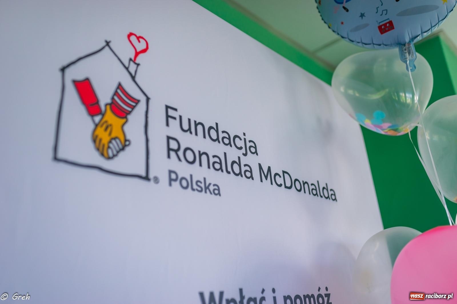 Zdjęcie w galerii na portalu naszraciborz.pl: Aby rodzina mogła być razem. Łóżka dla rodziców trafiły do raciborskiego szpitala wiadomości z regionu