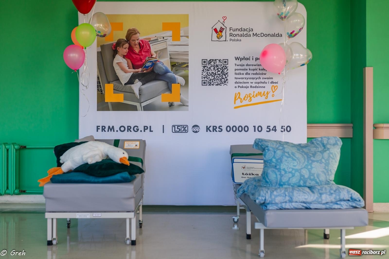 Zdjęcie w galerii na portalu naszraciborz.pl: Aby rodzina mogła być razem. Łóżka dla rodziców trafiły do raciborskiego szpitala wiadomości z regionu