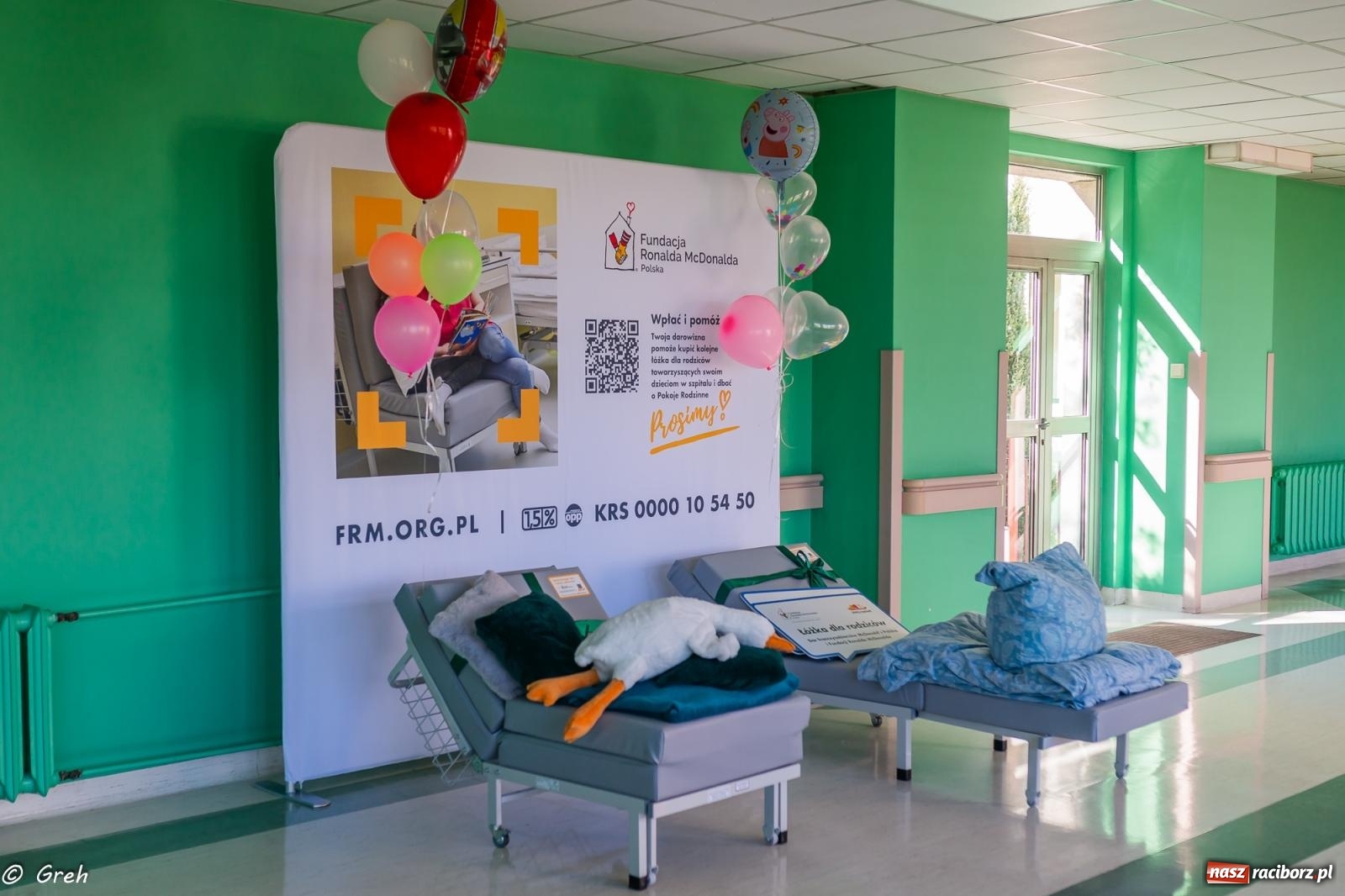 Zdjęcie w galerii na portalu naszraciborz.pl: Aby rodzina mogła być razem. Łóżka dla rodziców trafiły do raciborskiego szpitala wiadomości z regionu