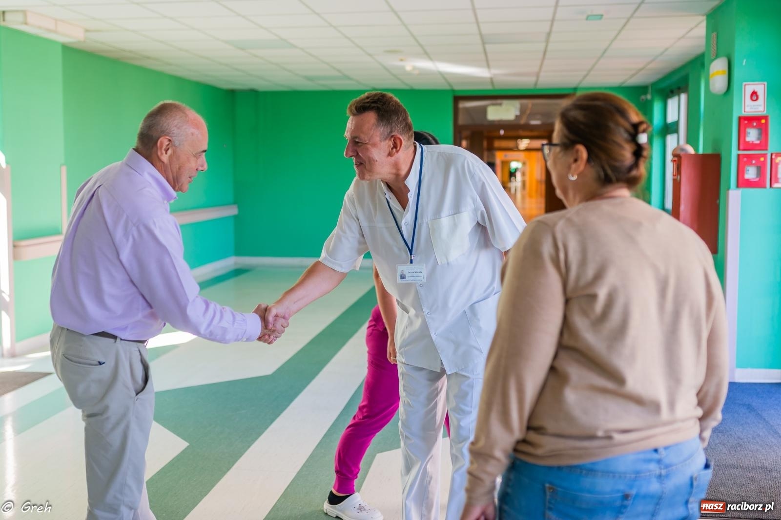 Zdjęcie w galerii na portalu naszraciborz.pl: Aby rodzina mogła być razem. Łóżka dla rodziców trafiły do raciborskiego szpitala wiadomości z regionu