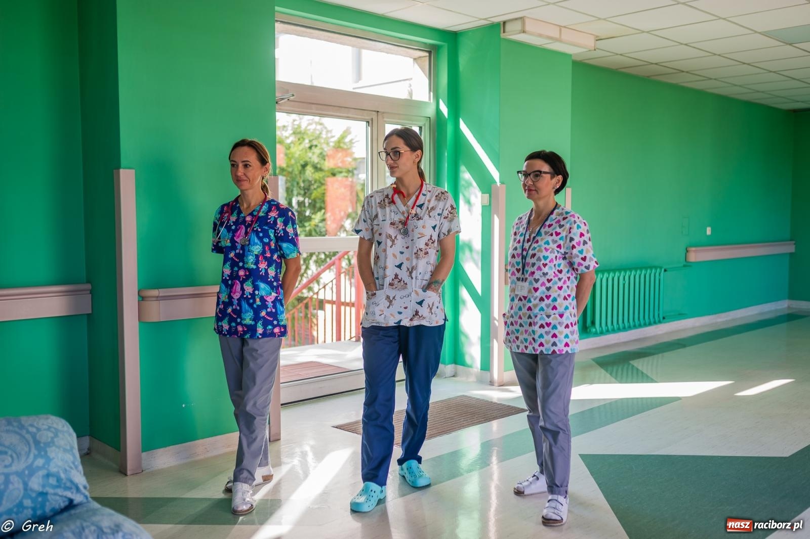 Zdjęcie w galerii na portalu naszraciborz.pl: Aby rodzina mogła być razem. Łóżka dla rodziców trafiły do raciborskiego szpitala wiadomości z regionu
