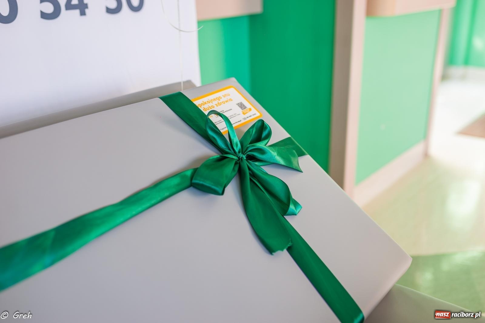 Zdjęcie w galerii na portalu naszraciborz.pl: Aby rodzina mogła być razem. Łóżka dla rodziców trafiły do raciborskiego szpitala wiadomości z regionu