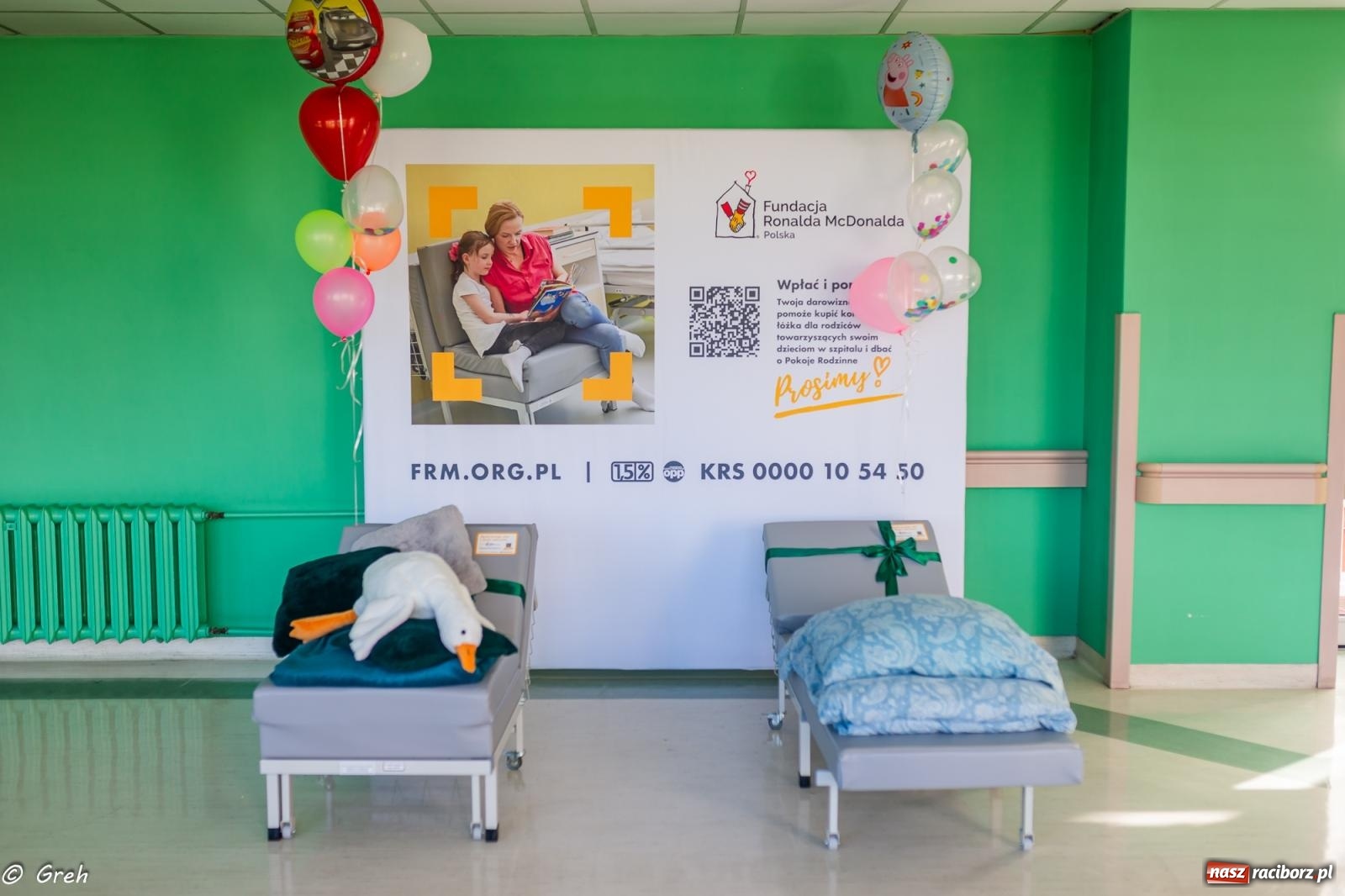 Zdjęcie w galerii na portalu naszraciborz.pl: Aby rodzina mogła być razem. Łóżka dla rodziców trafiły do raciborskiego szpitala wiadomości z regionu