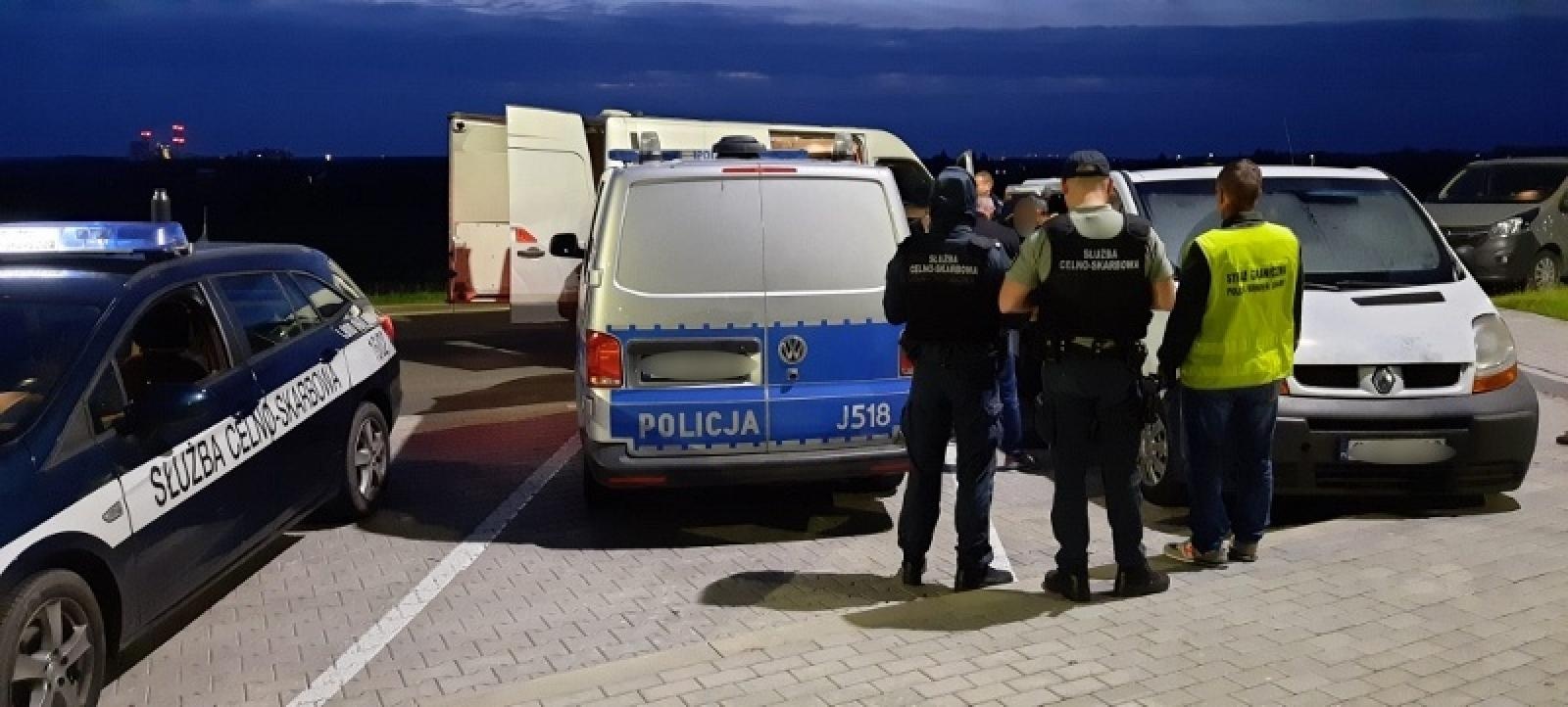 Zdjęcie w galerii na portalu naszraciborz.pl: Udaremniono kolejne próby przemytu nielegalnych migrantów wiadomości z regionu